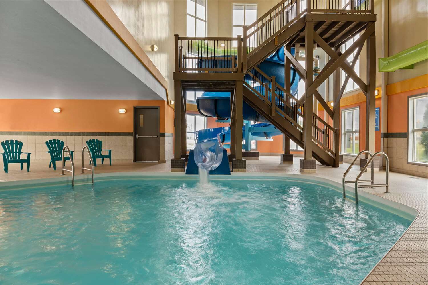 Days Inn by Wyndham Steinbach 24/43