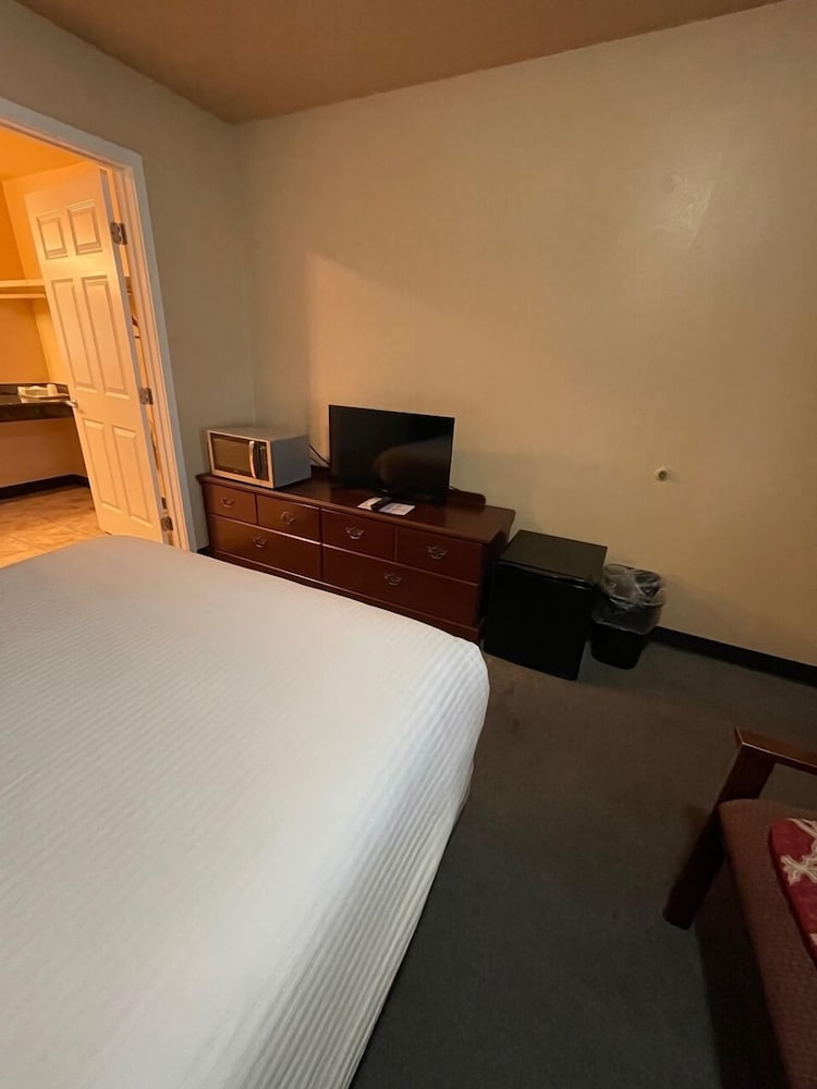 Fairground Inn Monroe WA 6/50