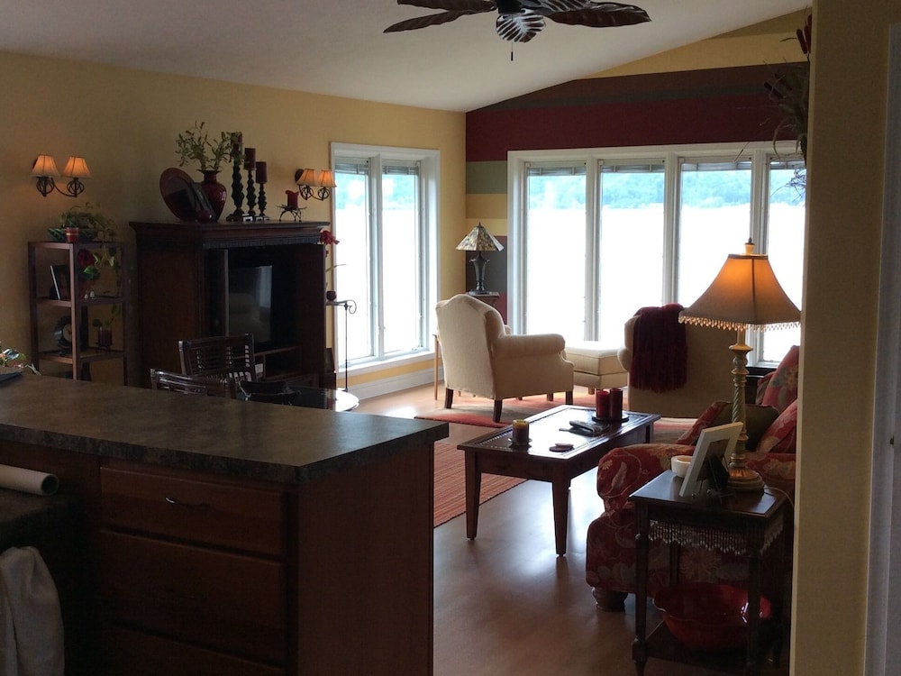 Pictured Rocks Bed and Breakfast 36/61
