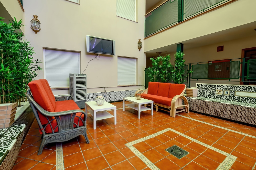 Hotel H28 Camas 16/24