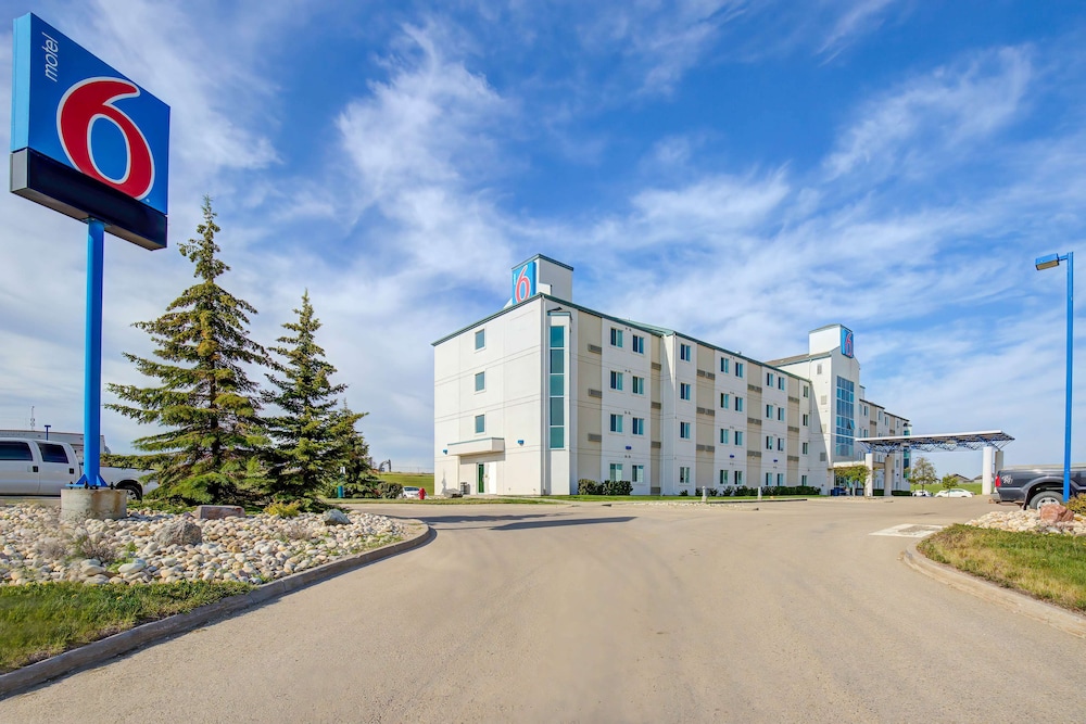 Motel6 Grande Prairie, AB in CLAIRMONT - AB