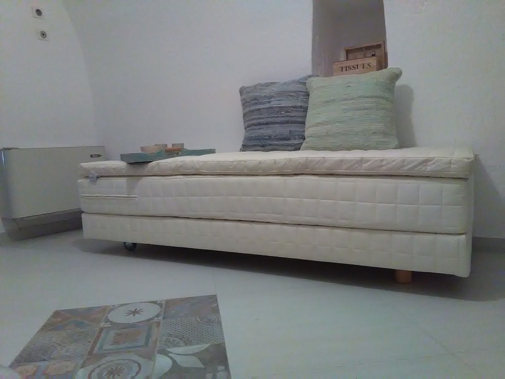Spitakia 37/50