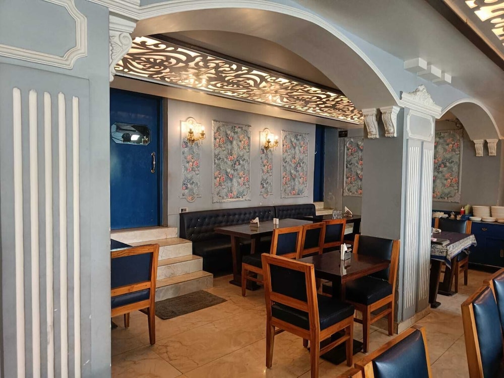 Maya Hotel & Restaurant 22/37