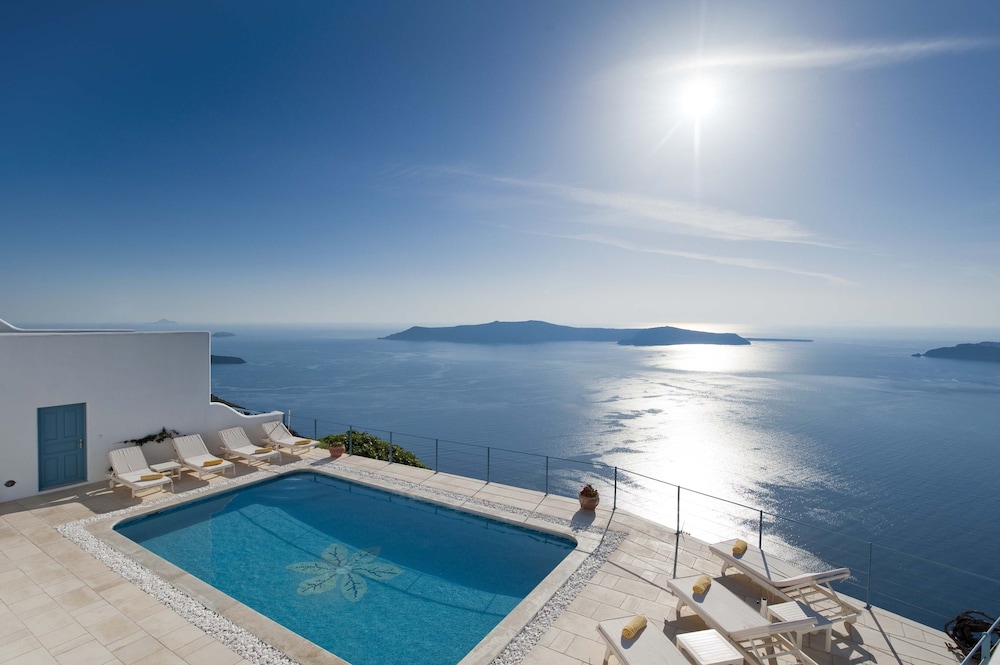 Absolute Bliss Imerovigli Suites 56/63