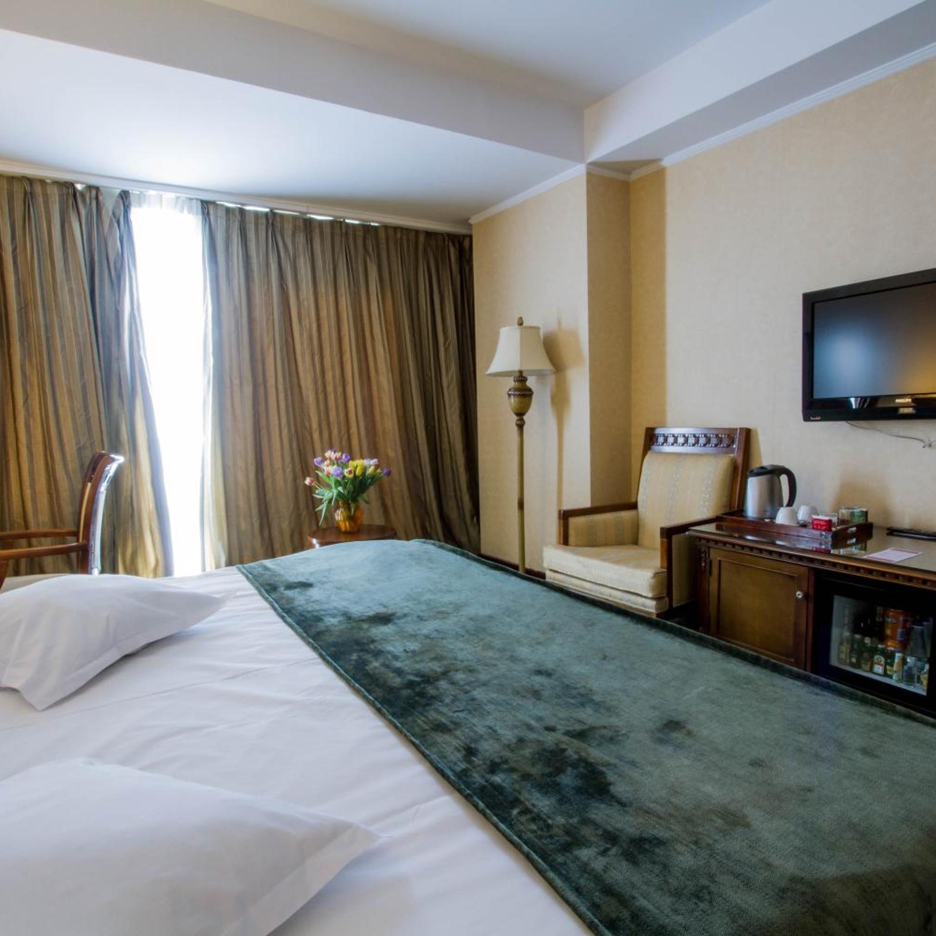غرفة بسرير كينج، Ramada Brasov Hotel 7/10
