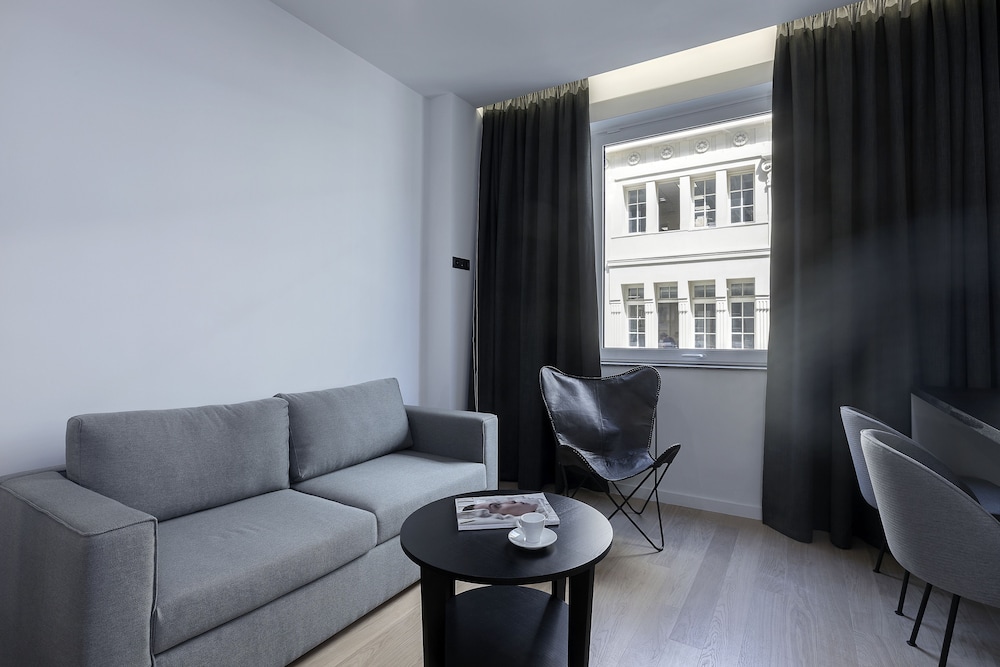 Philosofia Athens Suites 22/38