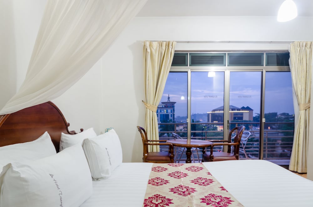 DELUXE, TWIN BEDS, CITY VIEW