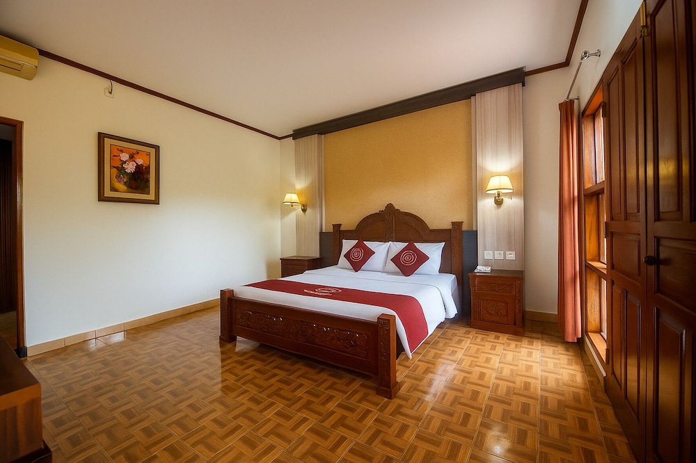Puri Saron Madangan Hotel 17/50