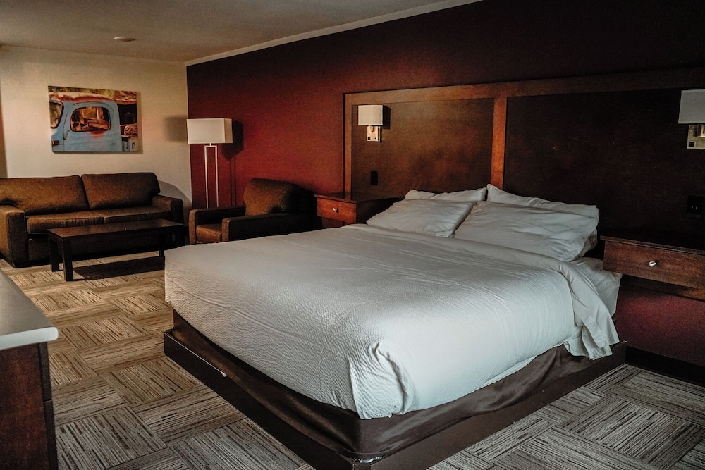 Homestead Inn & Suites 4/44