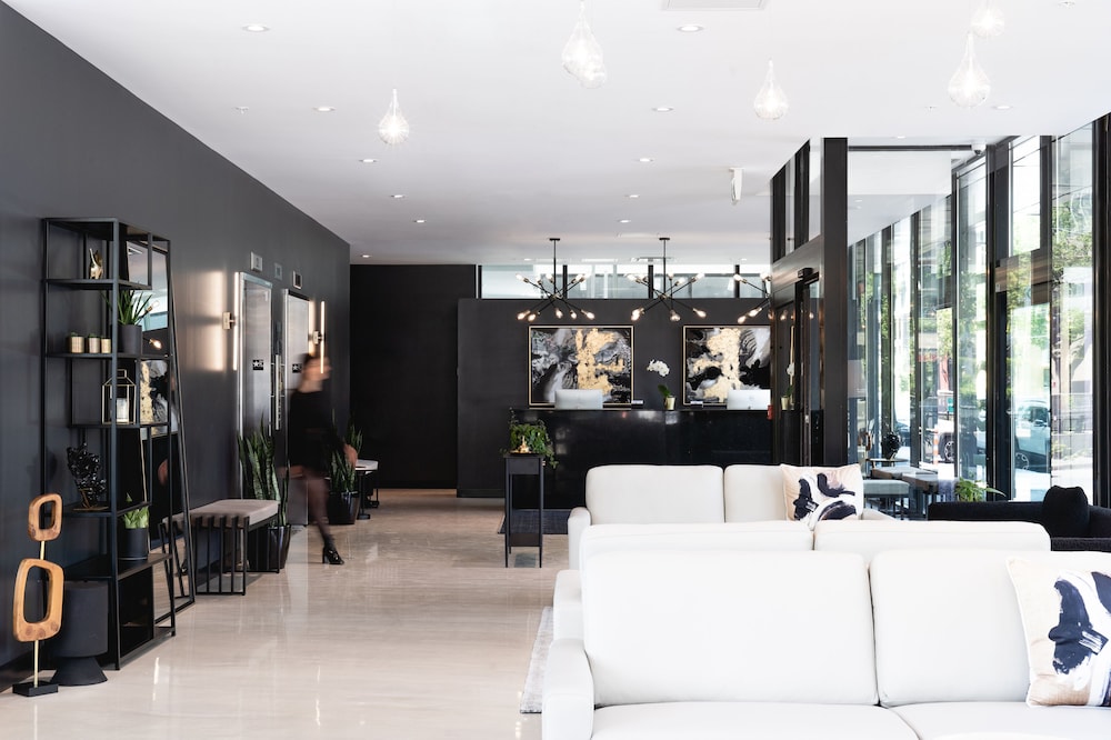 Griffintown Hotel 5/25