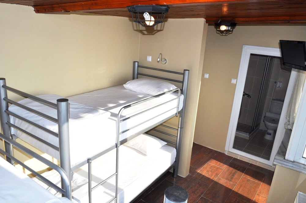 MIXED DORM, SEA VIEW, PRIVATE BATHROOM