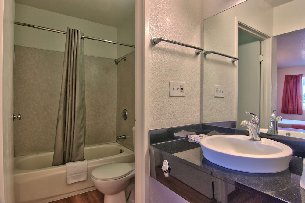 Motel6 Sacramento, CA - North 47/59