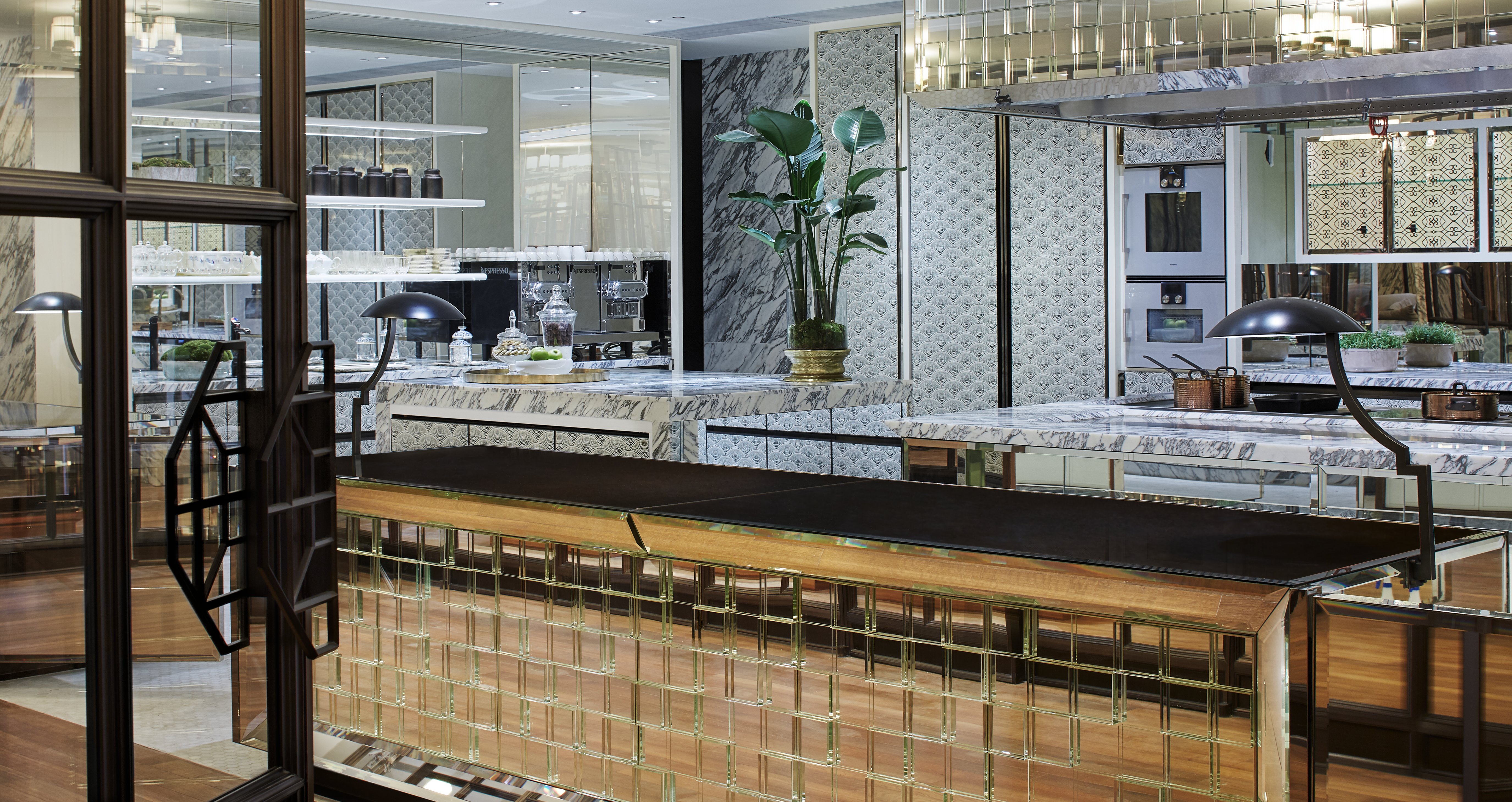 Rosewood Hong Kong 37/85