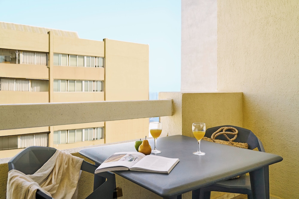 Ona Marbella Inn 28/40