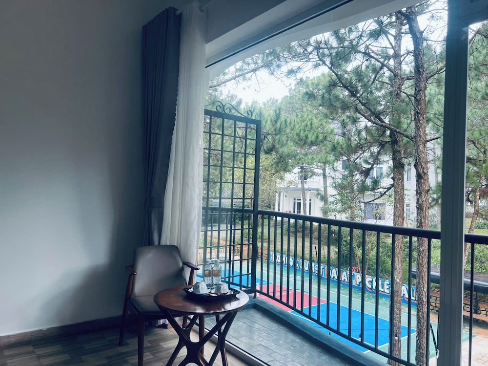 Romeo Juliet Dalat Resort 36/50