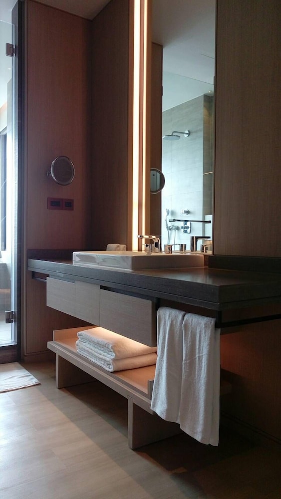 Mu Jiao Xi Hotel 10/50