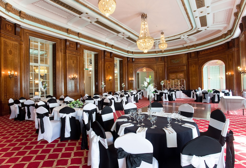 Adelphi Hotel 46/69