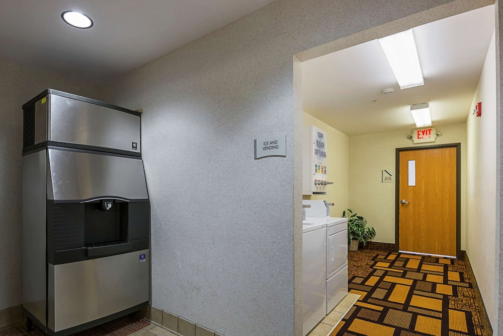 Quality Inn & Suites Belmont - Platteville 18/44