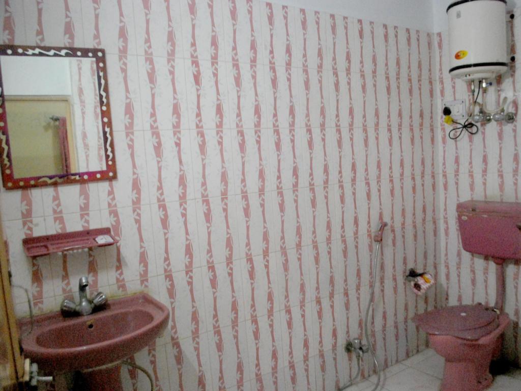 HOTEL ROYAL GARDEN 40/40