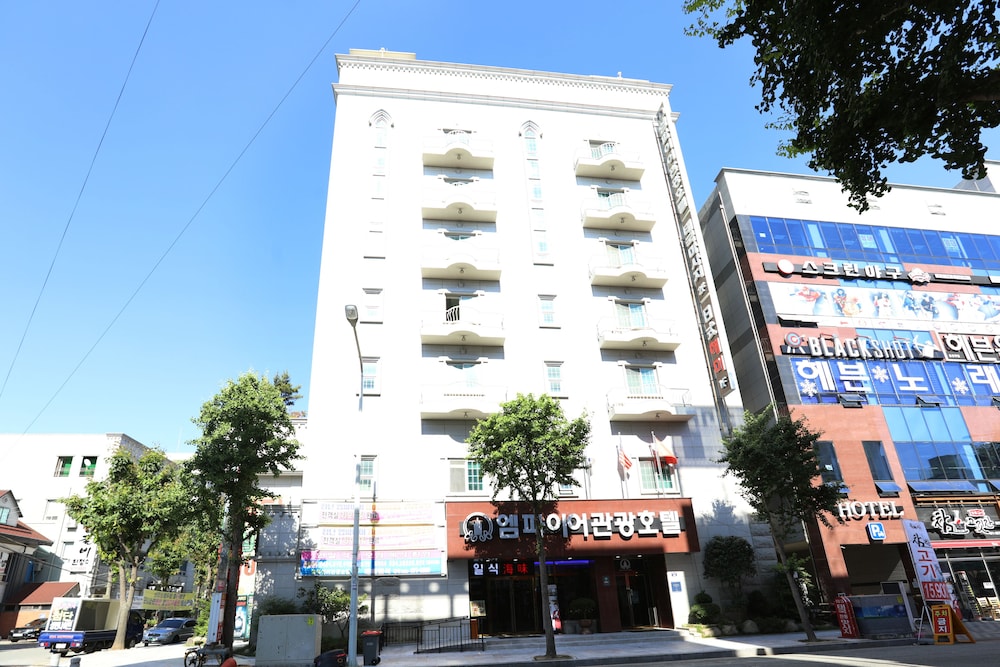 Empire Tourist Hotel 1/33