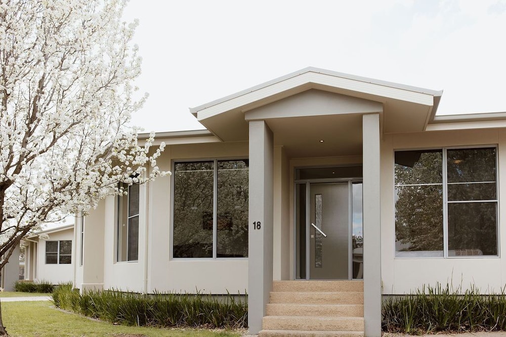 TINDARRA RESORT 4/73