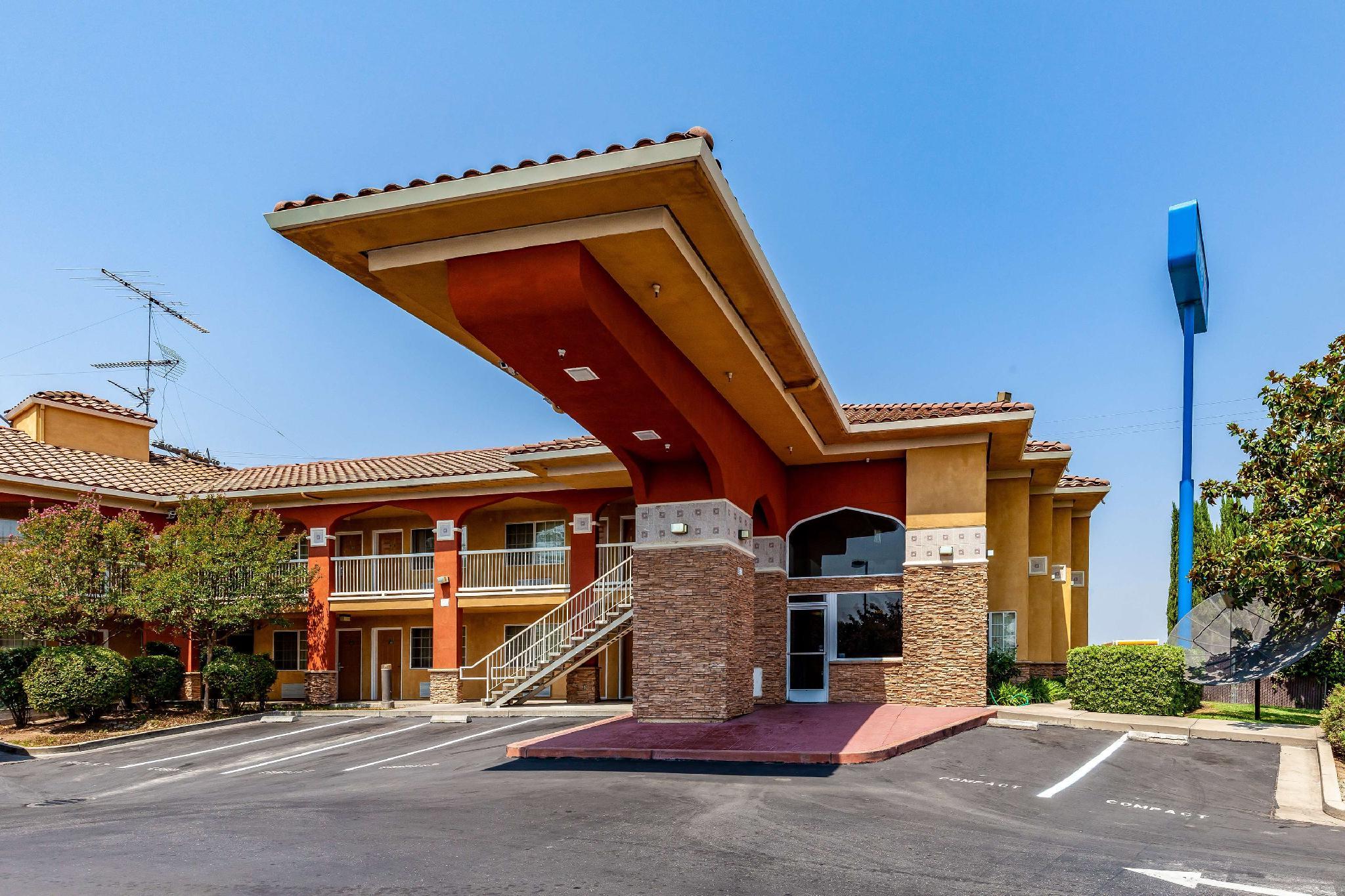 Motel6 Stockton, CA - East 26/29