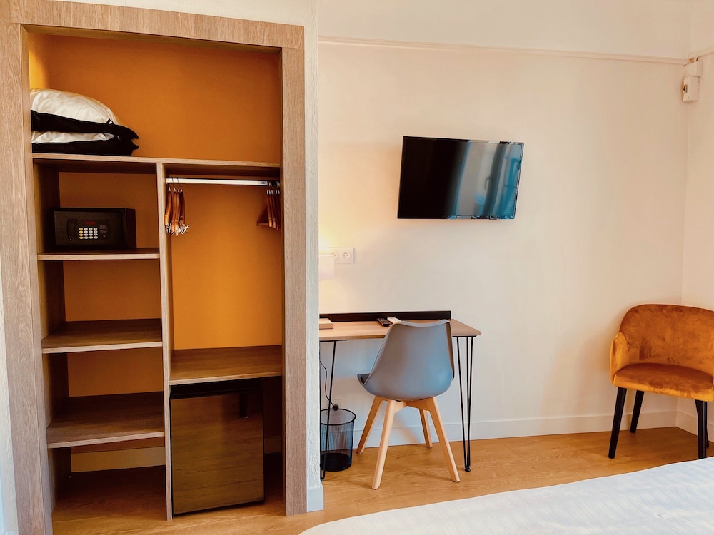 Hotel Courbet 44/60