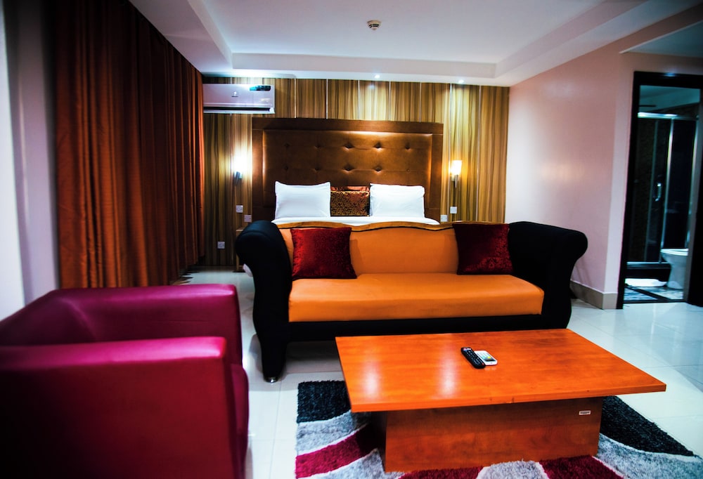 GOLDEN TULIP PORT HARCOURT 69/81