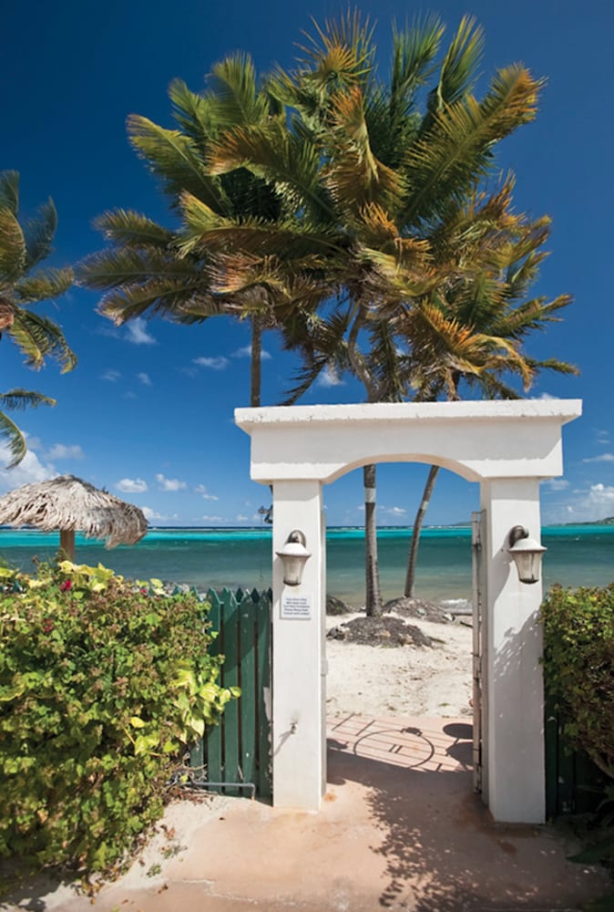 Colony Cove Beach Resort 19/22