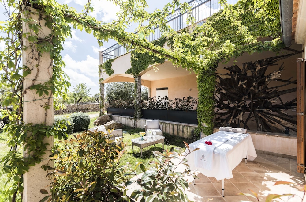 Aumallia Hotel And Spa 47/50