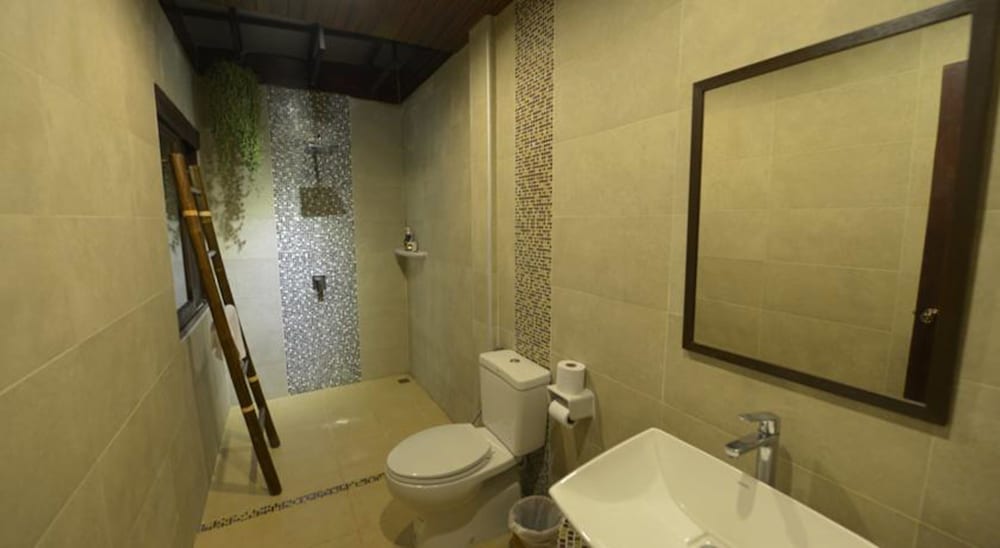 Yi's Garden Villa 33/39