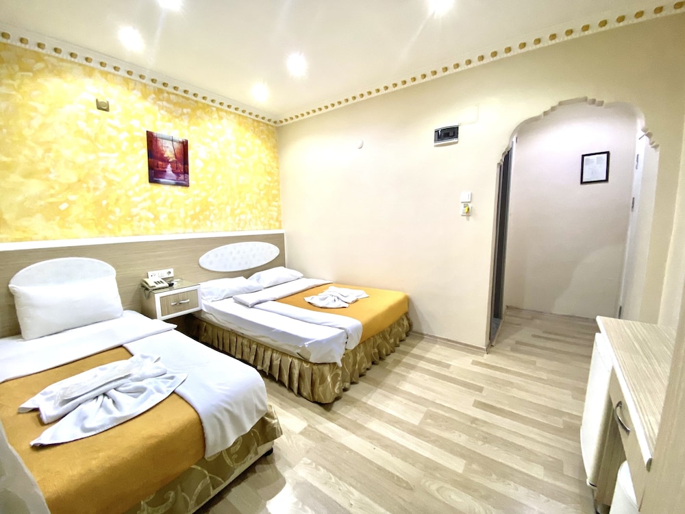 GRAND ORAL HOTEL 28/50