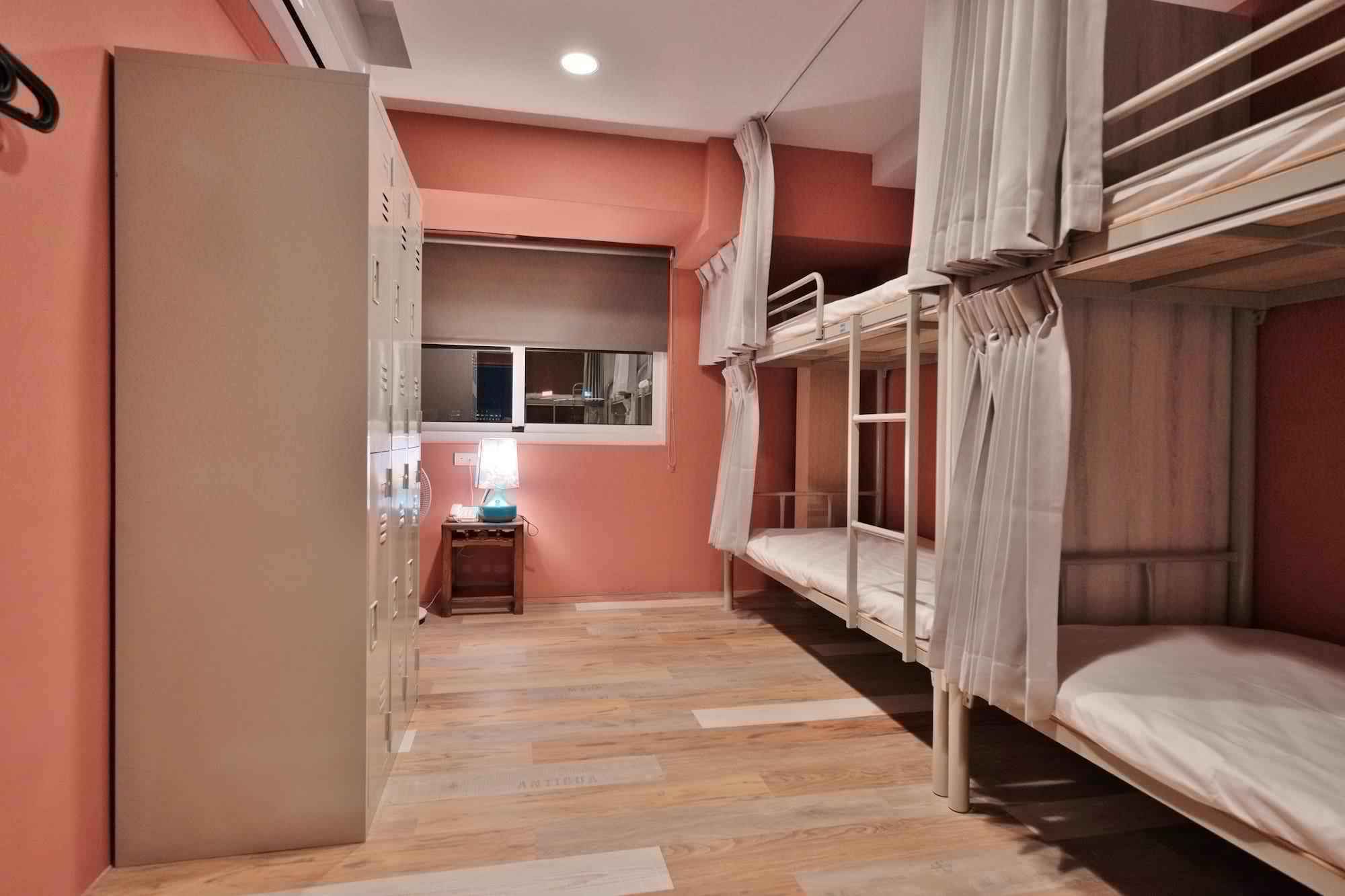 FEMALE DORM, FEMALE ONLY, SHARED BATHROOM