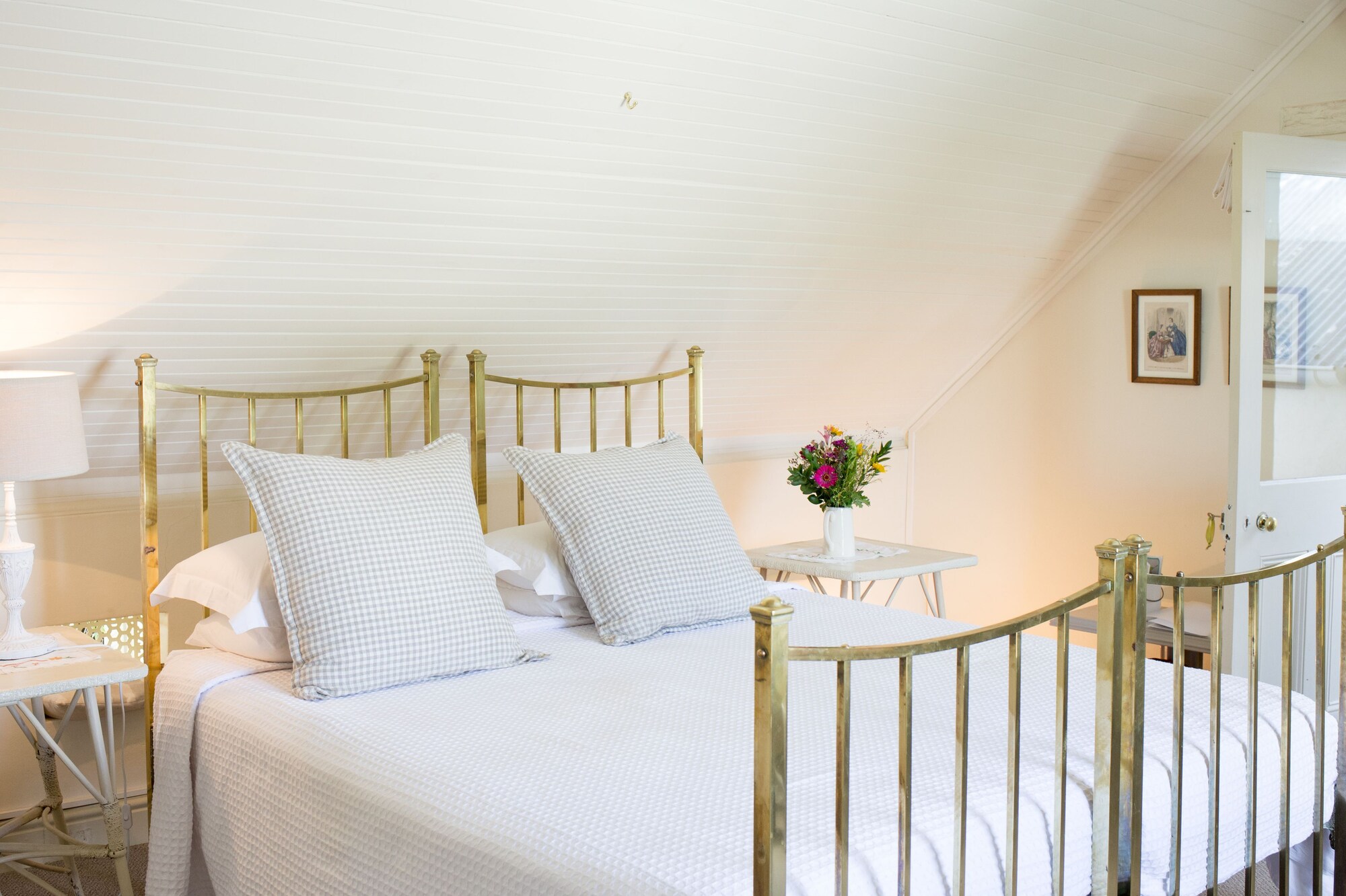 Room, Twin Beds, Mountain View