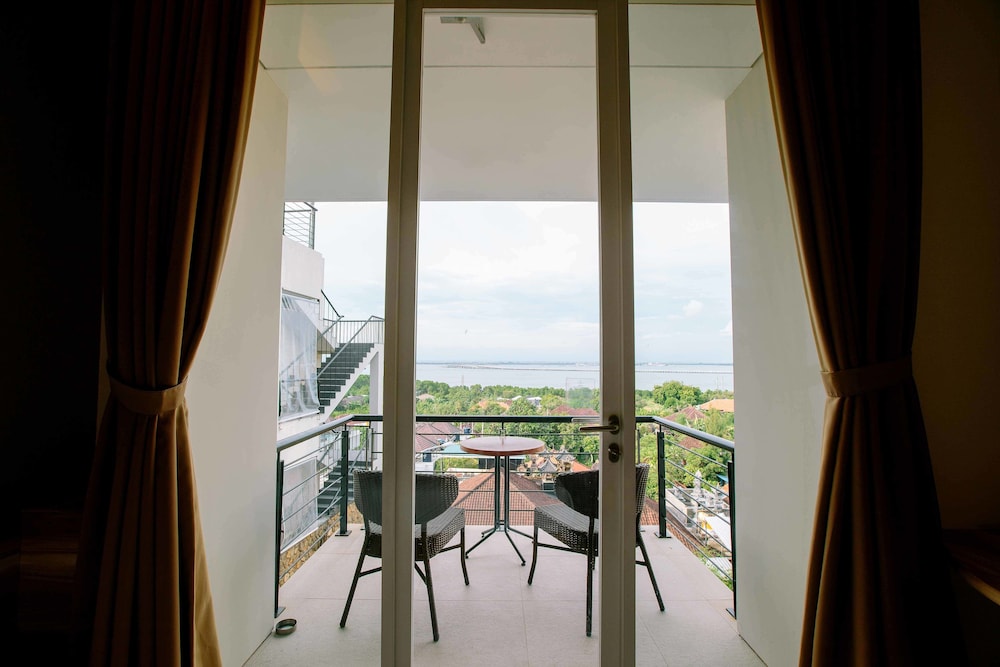 Mahogany Boutique Hotel 24/50