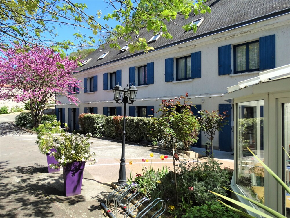 Le Castel Fleuri Hotel 7/61