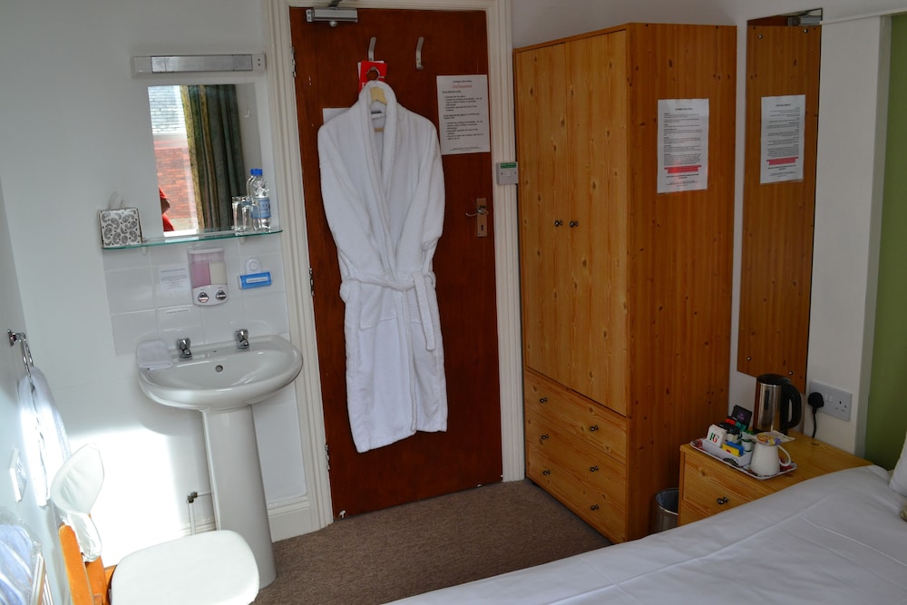Carrington Guest House 46/50