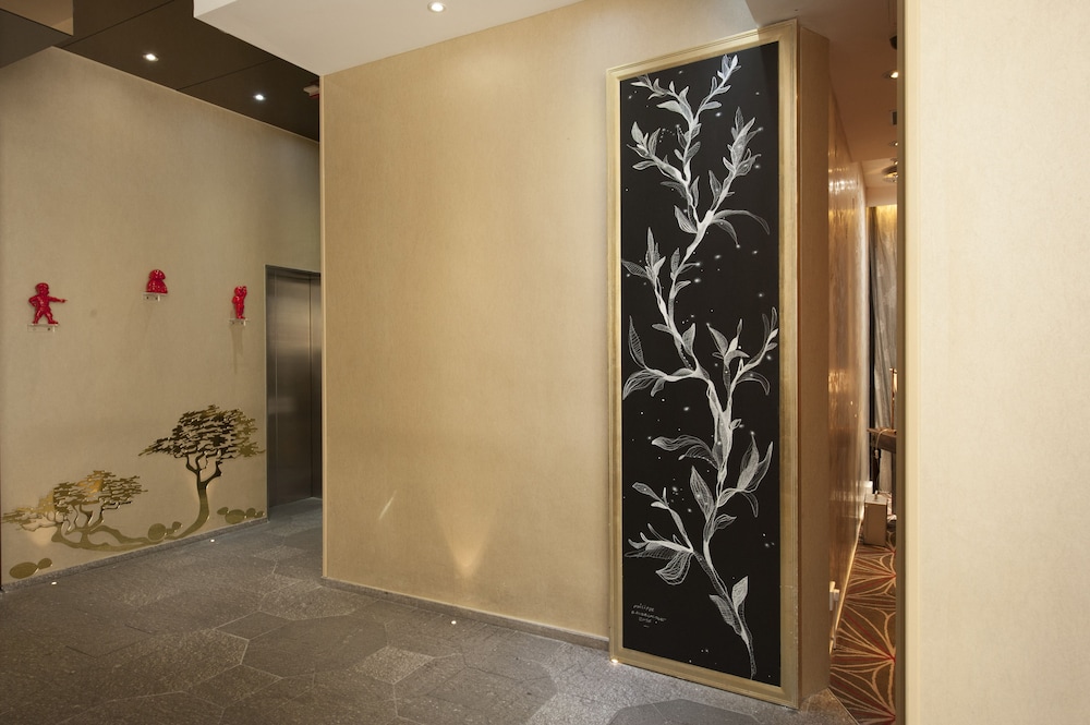 Lan Kwai Fong Hotel 9/54