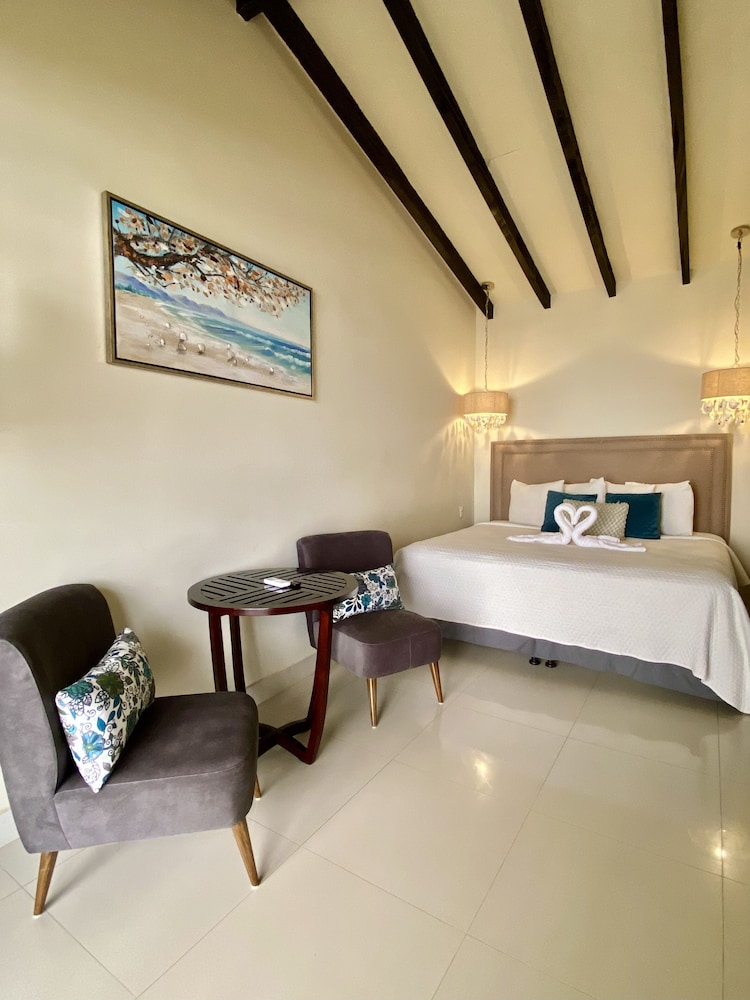 Vista Las Olas Surf Resort 21/30