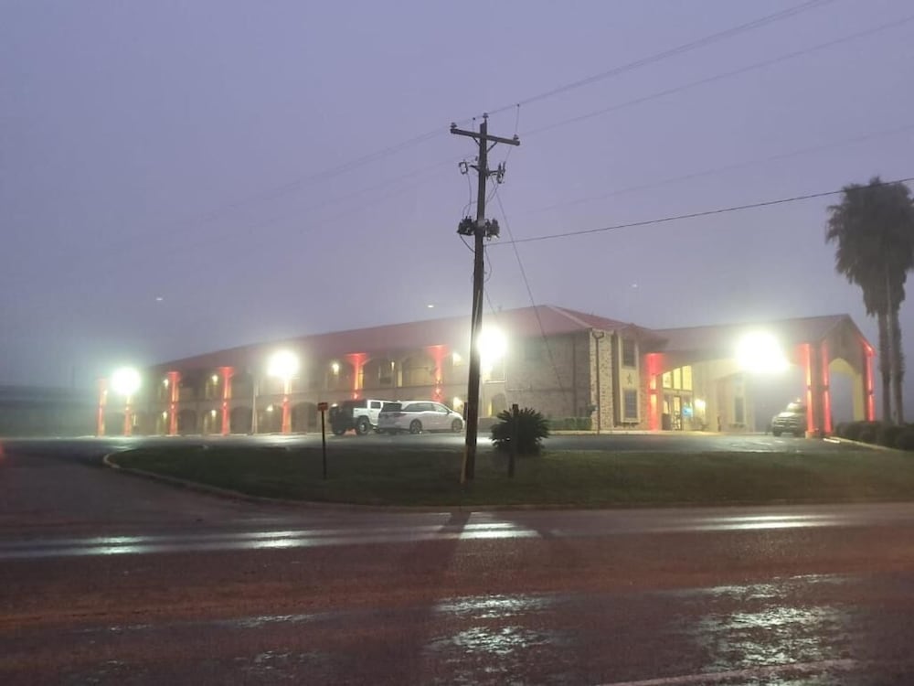 Chaparral Motel 4/57