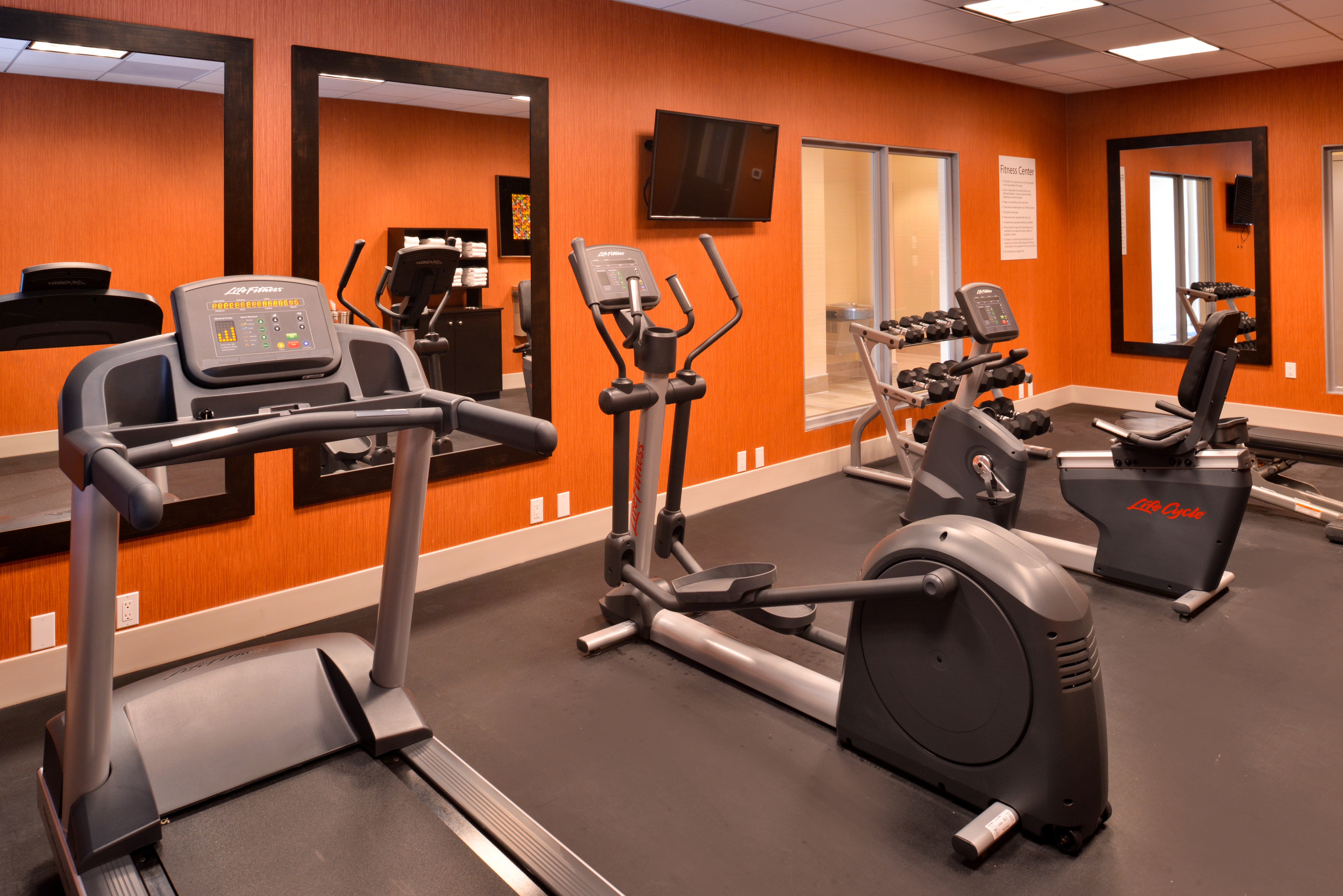 Holiday Inn Express Amp Suitesloma Linda San Bernardino S 36/63