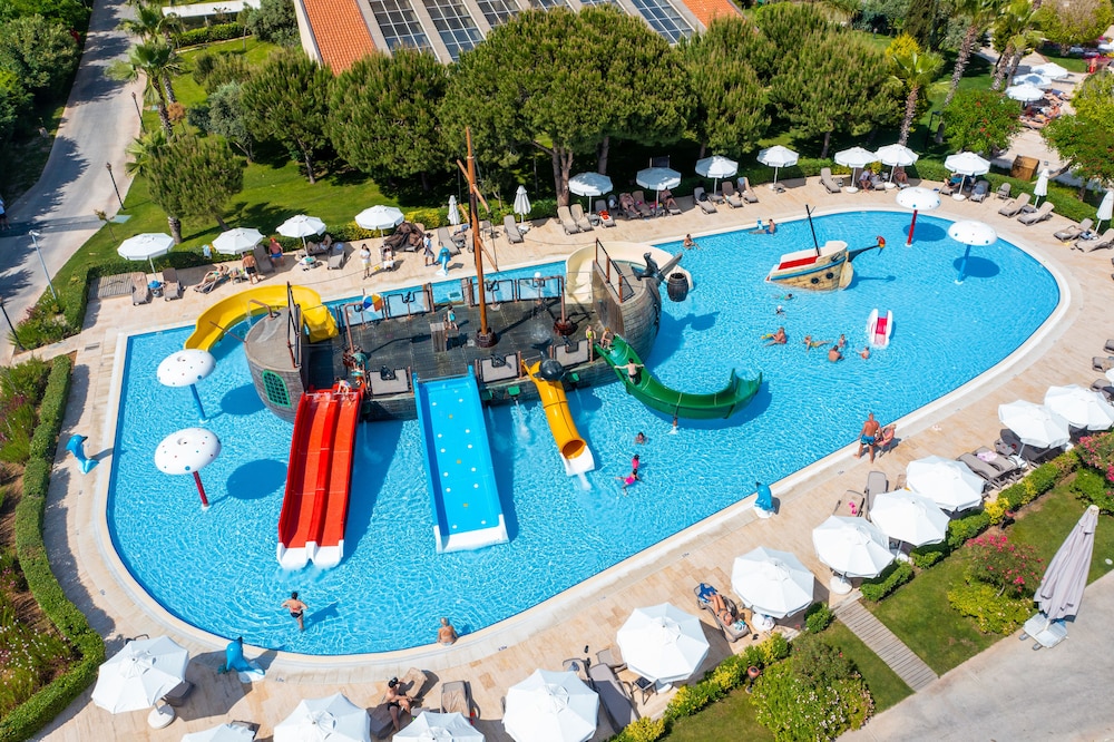 Bellis Deluxe Hotel 83/89