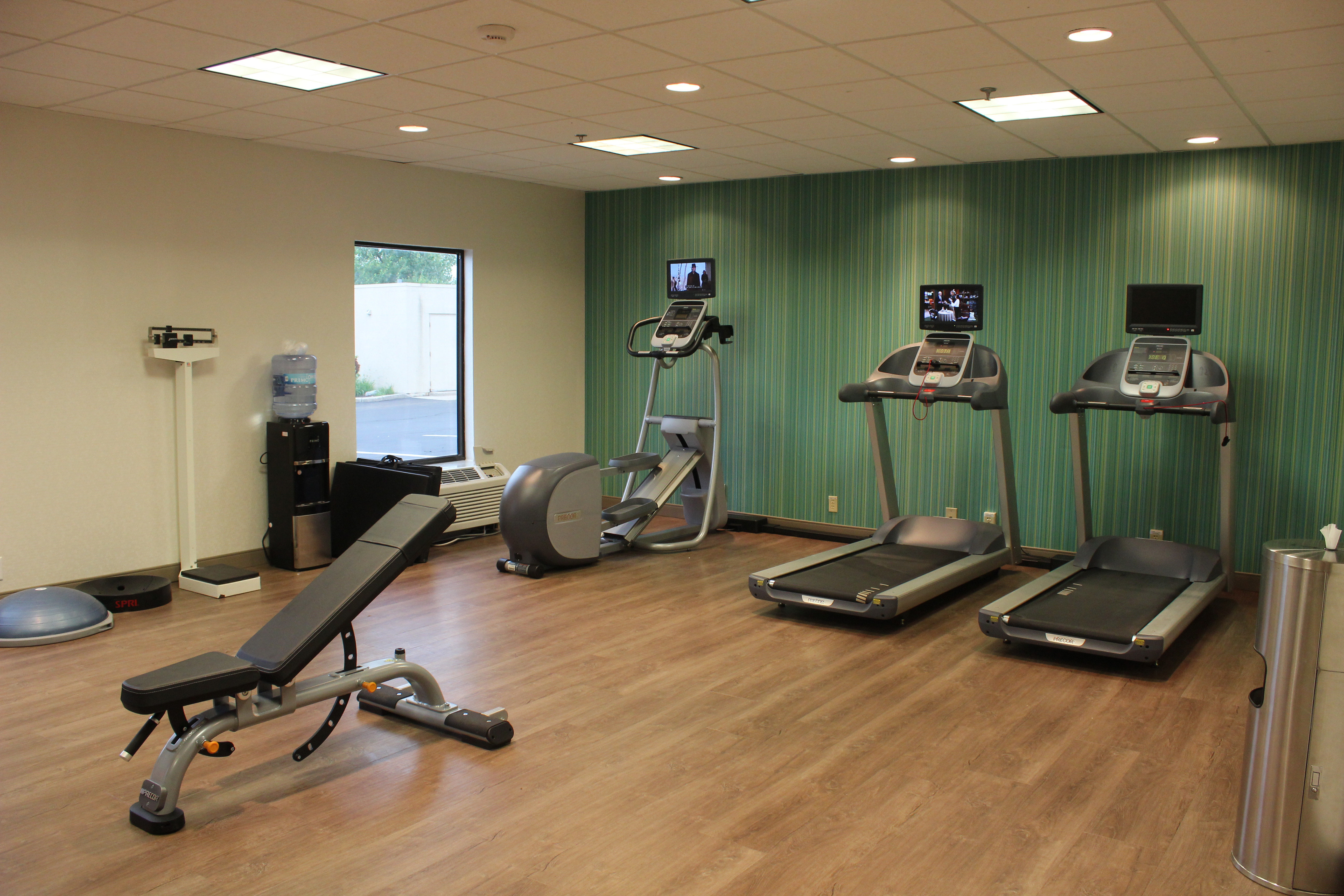 HOLIDAY INN EXPRESS WILMINGTON 31/48