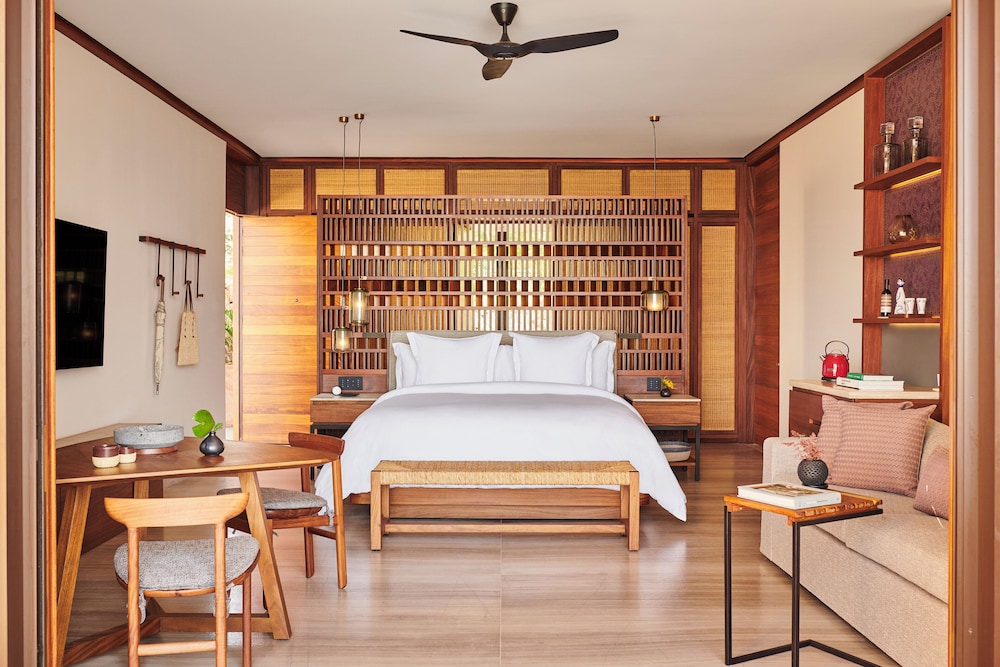 2 Bedrooms, Ocean, Suite, 2 King Beds, Beach Front, Sofa, Private Infinity Pool