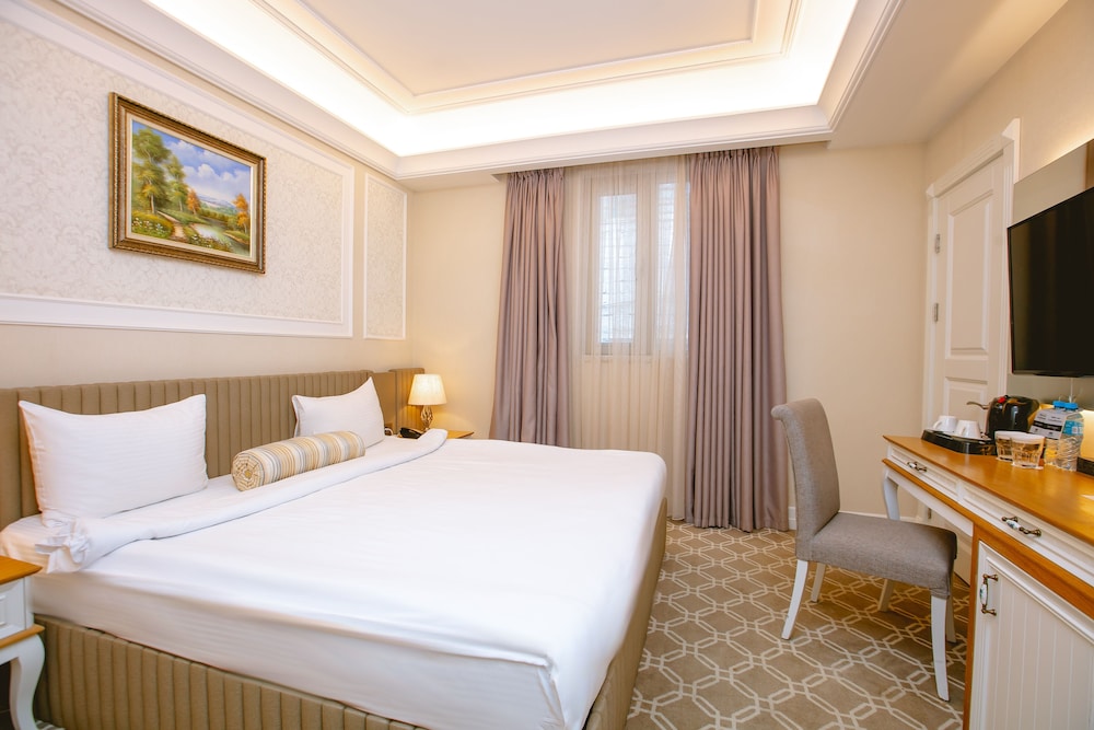 Superior Room with Window King