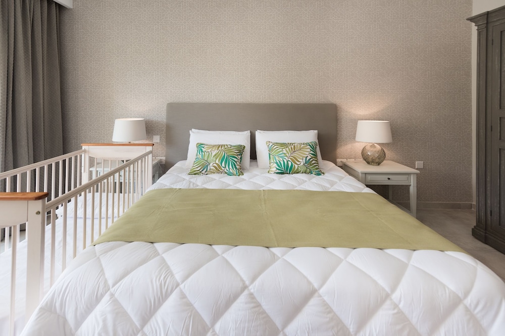 Cesca Boutique Hotel 4/30