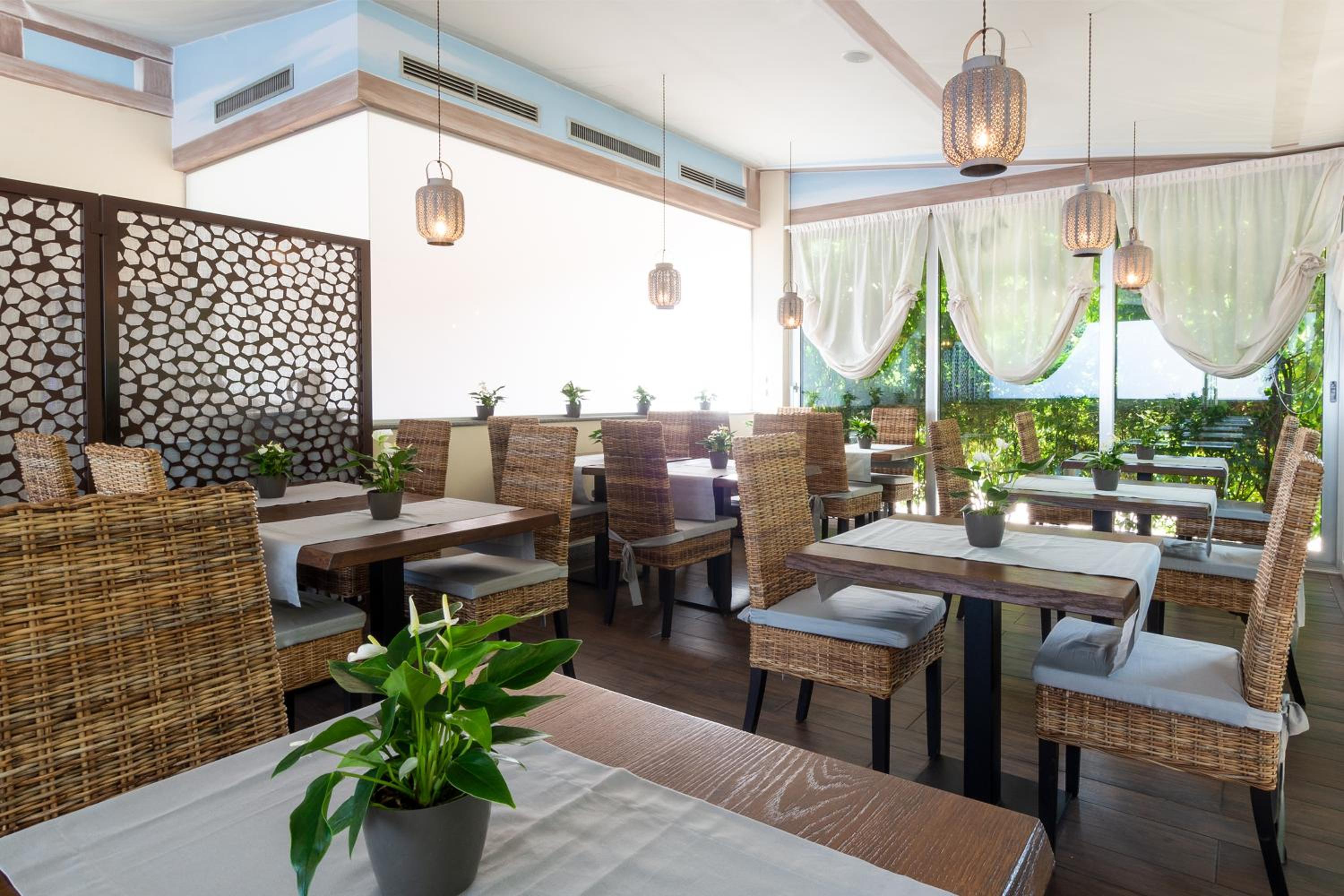 SILVER HOTEL 39/55