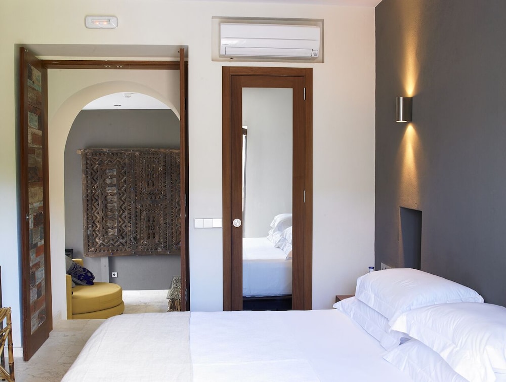 The Giri Residence Hotel & Spa 6/39