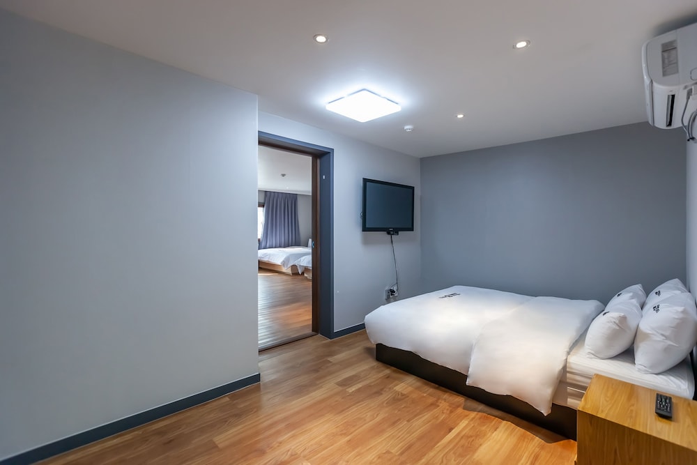 No.25 Hotel Busan Seomyeon Station 23/39
