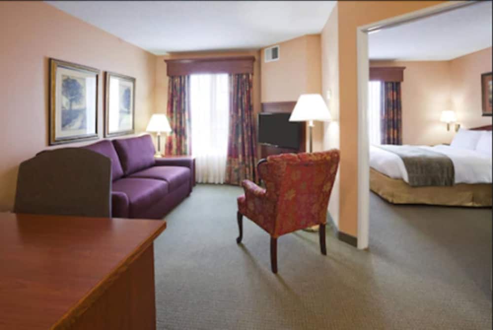 GrandStay Hotel and Conference 23/49